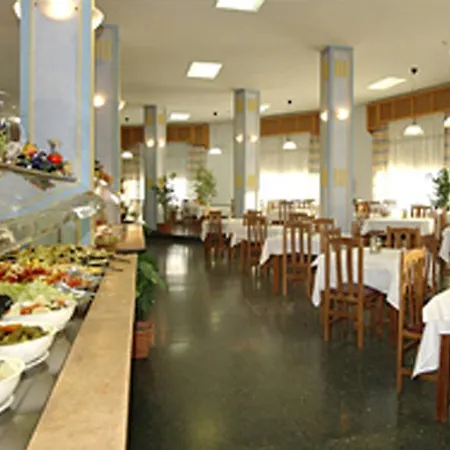 Kross Nuestra Senora De La Victoria Hotel 3*
