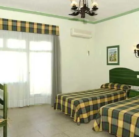 Kross Nuestra Senora De La Victoria Hotel 3*