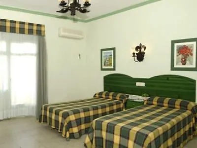 Kross Nuestra Senora De La Victoria Hotel 3*